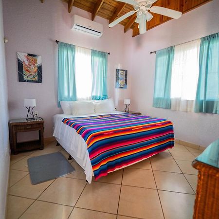 Seaside Inn Roatan 웨스트 베이 외부 사진