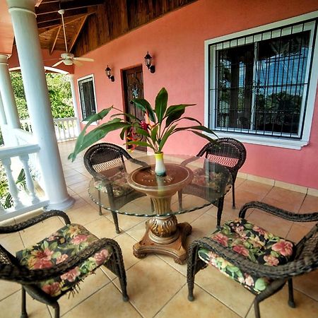 Seaside Inn Roatan 웨스트 베이 외부 사진