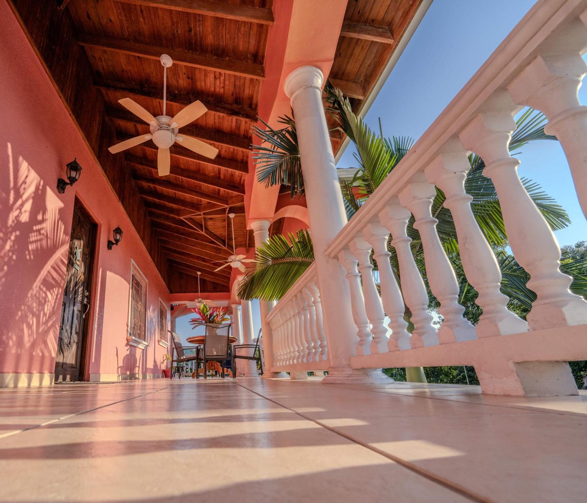 Seaside Inn Roatan 웨스트 베이 외부 사진